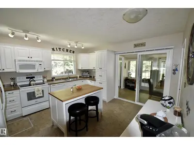 Interior photo 1 of 223 11502 TWP RD 604