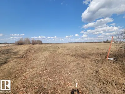 Interior photo 1 of 50 Street & 60 Avenue