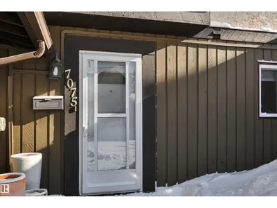 Interior photo 3 of 7075 32 AV NW