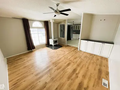 Interior photo 4 of 59502 Rge Rd 102