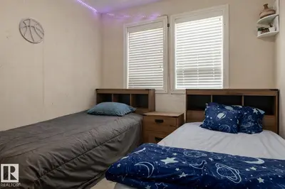 Interior photo 4 of 3039 14 AV NW