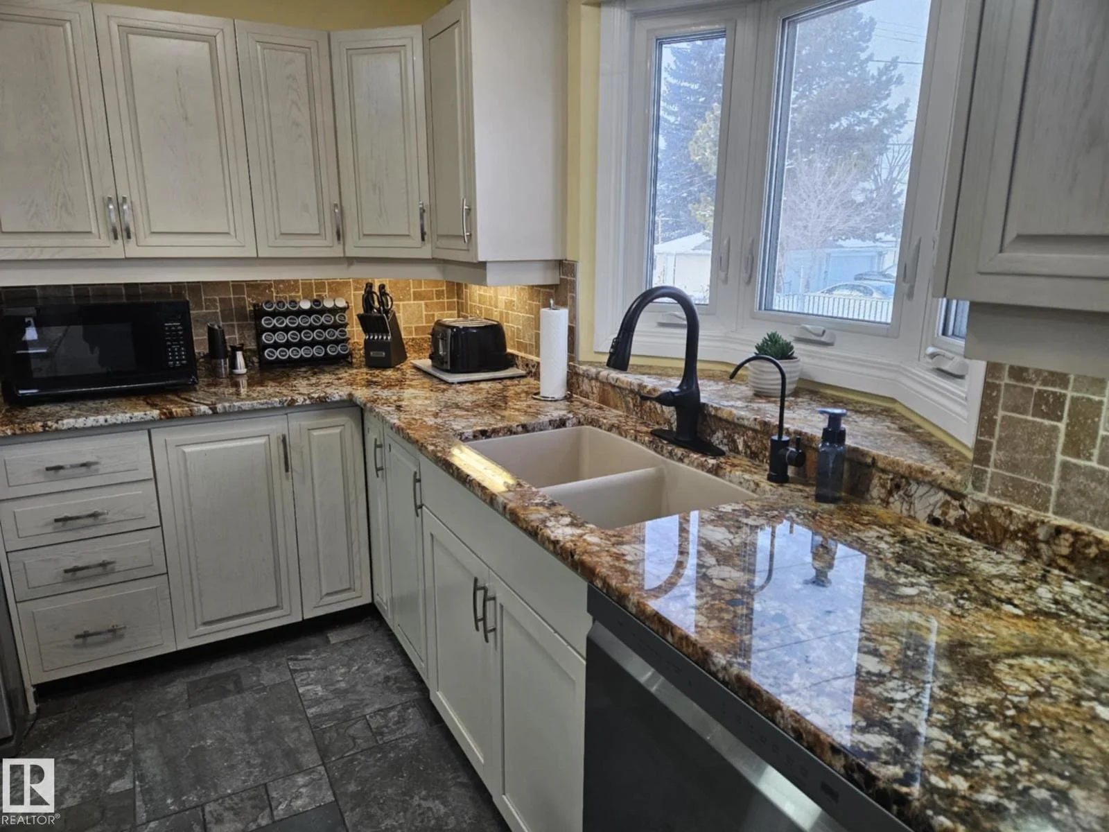 8512 131 AV NW, Edmonton - 5 bedroom Detached Single Family for sale