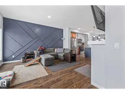 Interior photo 2 of 597 MEADOWVIEW DR