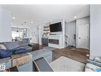 Interior photo 4 of 597 MEADOWVIEW DR