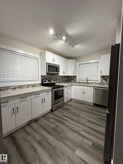Interior photo 4 of 7604 7606 75 ST NW