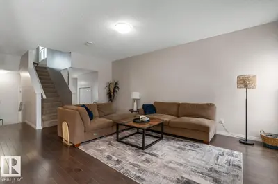 Interior photo 4 of 558 STURTZ LI