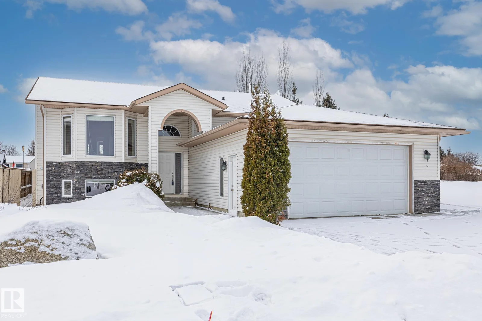 4501 56 AV, Bruderheim - 4 bedroom Detached Single Family for sale