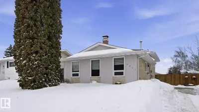 Interior photo 3 of 4502 50a AV