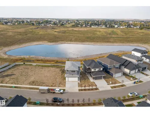 10238 92A AV, Morinville - $589,000