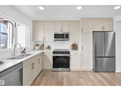 Interior photo 2 of #3 3705 141 ST SW