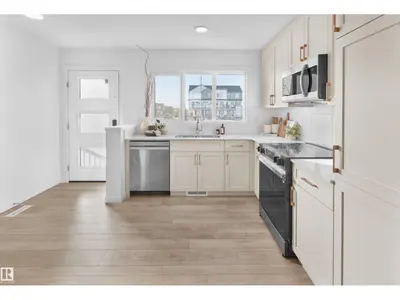 Interior photo 4 of #3 3705 141 ST SW