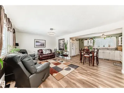 Interior photo 2 of 23 Balmoral DR