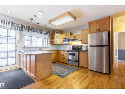 Interior photo 2 of 38 ARLINGTON ST