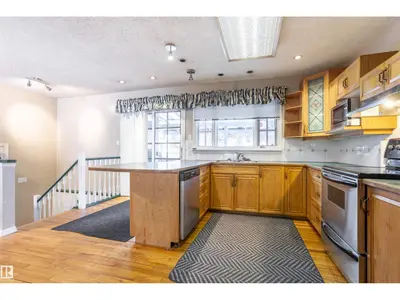 Interior photo 4 of 38 ARLINGTON ST