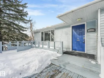 Interior photo 4 of 5020 48 AV