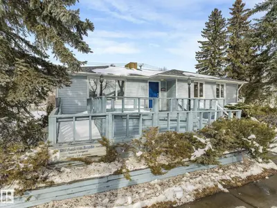 Interior photo 3 of 5020 48 AV