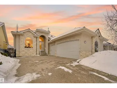 Interior photo 1 of 192 DARLINGTON CR NW