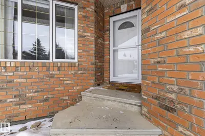 Interior photo 2 of 752 WHISTON CO NW