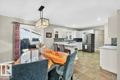 Interior photo 4 of 17232 76 AV NW