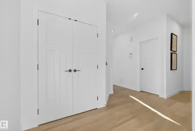 Interior photo 3 of 3510 45 AV