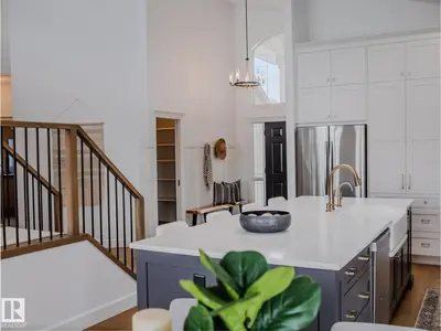 Interior photo 4 of 614 HUNTERS CL NW