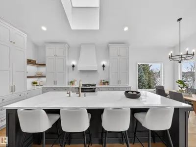 Interior photo 1 of 614 HUNTERS CL NW