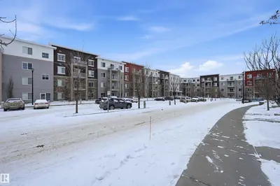 Interior photo 1 of #405 812 WELSH DR SW