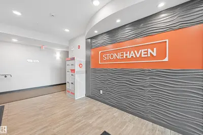 Interior photo 4 of #405 812 WELSH DR SW