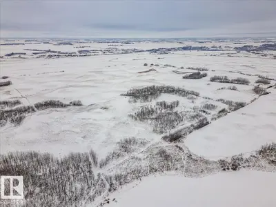 Interior photo 2 of 4-22-45-19-SE Wetaskiwin County