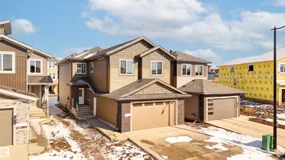 Interior photo 1 of 3910 41 AV