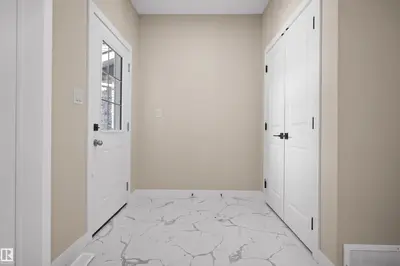 Interior photo 4 of 3910 41 AV