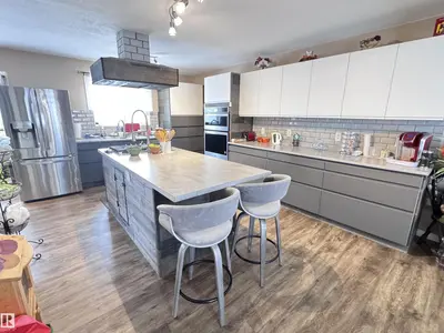 Interior photo 2 of 10503 110 ST