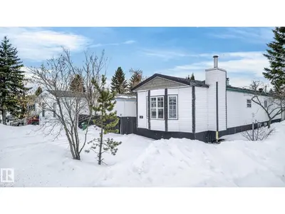 Interior photo 1 of 72 Evergreen PA NW