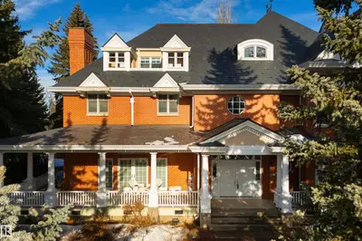 Interior photo 2 of 108 WESTBROOK DR NW