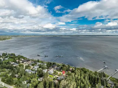 Interior photo 3 of 605 6ST