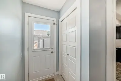 Interior photo 4 of 327 DESROCHERS BV SW