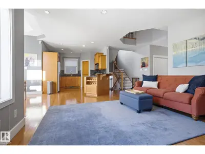 Interior photo 4 of 9422 100A ST NW