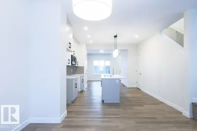 Interior photo 1 of 675 Cambrian BV