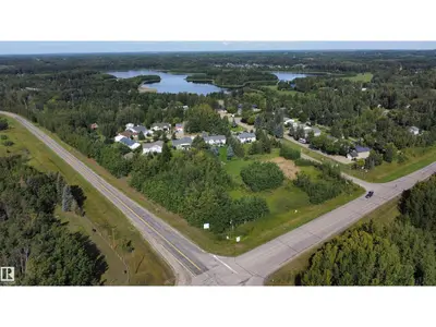 Interior photo 3 of 487 LAKESIDE DR