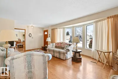 Interior photo 4 of 60 PEACE RIVER DR