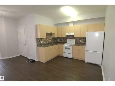 Interior photo 3 of #127 8802 SOUTHFORT