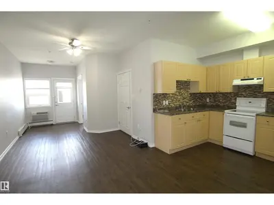 Interior photo 2 of #127 8802 SOUTHFORT