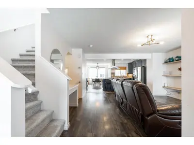 Interior photo 4 of 1407 72 ST SW