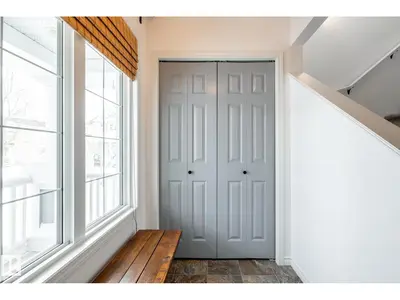 Interior photo 2 of 1407 72 ST SW