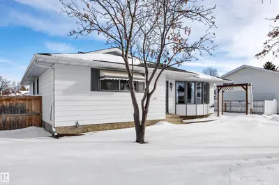 Interior photo 1 of 156 Green Ash DR