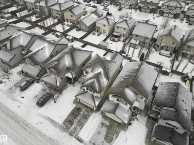 Interior photo 1 of 5911 7 AV SW