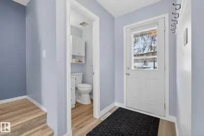 Interior photo 3 of 55 GREAT OA