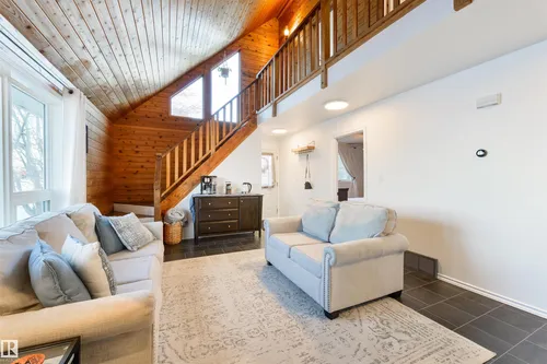 5113 47 AV, Legal - $367,000