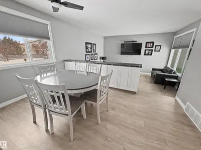 Interior photo 4 of 4110 48 ST