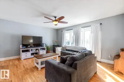 Interior photo 3 of 8604 104 AV